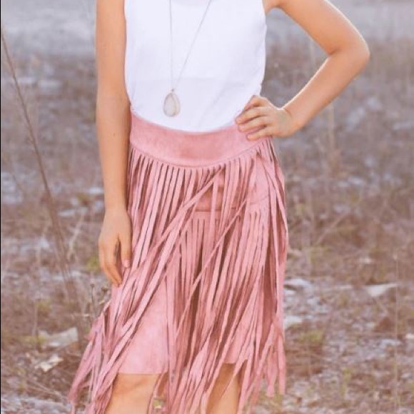 NWT Peyton Bre Dusty Rose Suede Fringe Skirt - Picture 2 of 3
